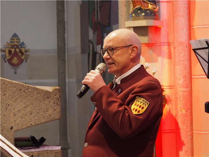 Alexander Schuster, der 1. Vorsitzende der Blaskapelle.