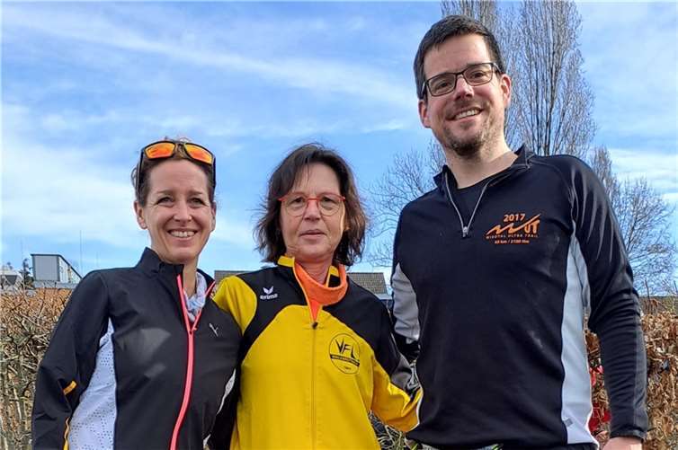 Alexandra Weinberg, Hannelore Walkenbach und Tobias Bußmann (v. links) vom VfL Waldbreitbach bezwangen einen Halbmarathon im Königsforst bei Refrath.  Foto: privat