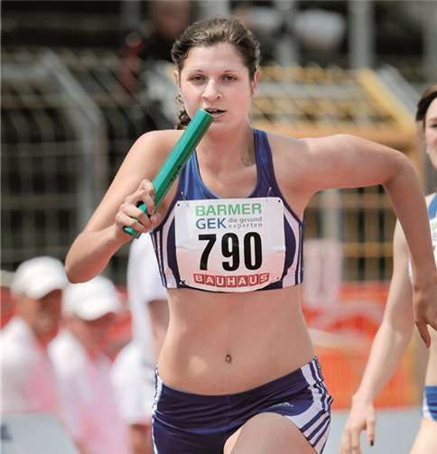 Alexandra Zündorf beim Staffellauf. Wolfgang Birkenstock