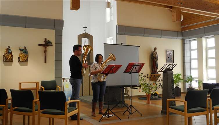 Alexandra und Christian Dierschke musiziertenfür die Bewohnerinnen und Bewohner.