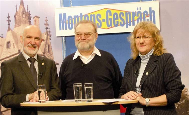 Alfred Adams, Gesprächsleitung; Heinz-Helmut Schwarzkopf, Leiter der Außenstelle des WEISSEN RING in Neuwied und Frau Zajonzek, ehrenamtliche Mitarbeiterin des WEISSEN RING Neuwied.privat