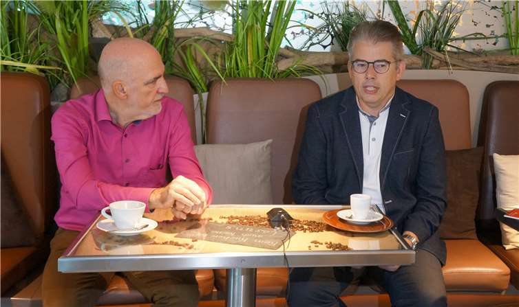 Alfred Adams (li.) im Gespräch mit Christian Heller. Foto: OK4