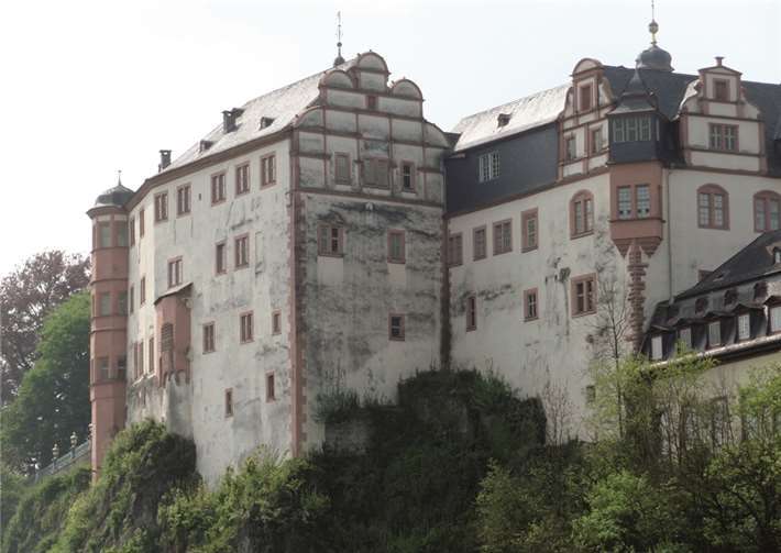 Algen gibt es auch auf ungedämmten Fassaden. Foto: Werner Eicke-Hennig, Hessische Energiesparaktion, Darmstadt