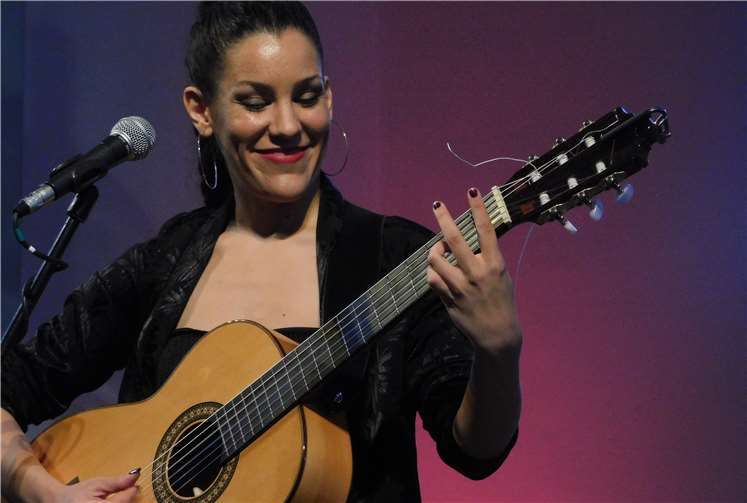 Alicia Grillo war virtuos an ihrer Gitarre.