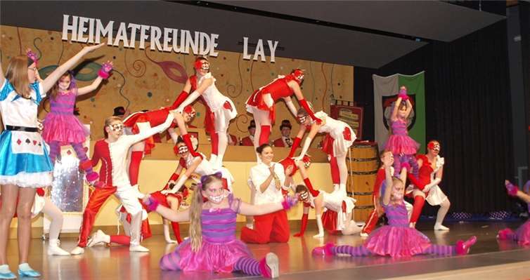 „Alive im Wunderland“ - so der ausgezeichnete und sehr farbenfrohe Tanz des Möhnen-Clubs Spätlese Lay.