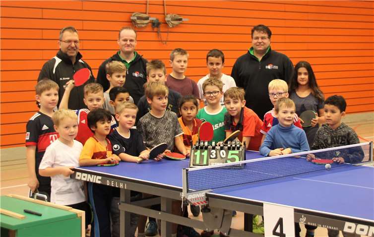 Alle 18 Teilnehmenden mit den Organisatoren Martin Steege, Michael Gries und Hans-Jürgen Freund. privat