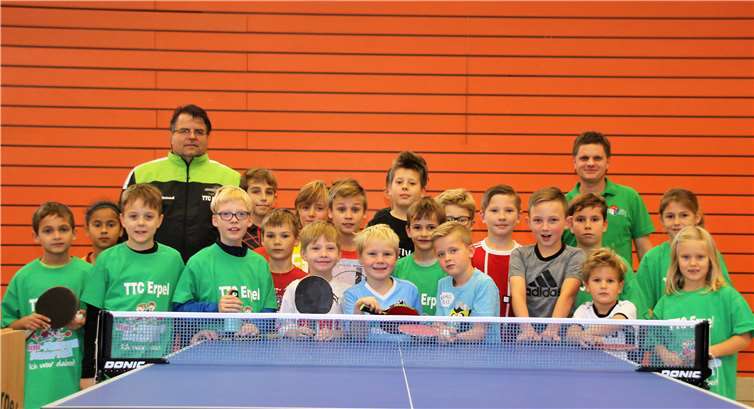 Alle 23 Teilnehmenden mit den ersten Vorsitzenden Hans-Jürgen Freund und zweiten Vorsitzenden Patrick Schmitz.privat