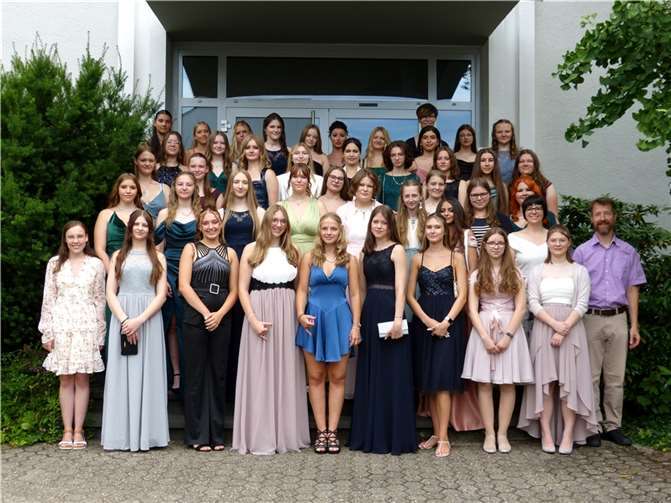 Alle Augen waren auf die Absolventinnen der Realschule-plus der Schönstätter Marienschule in Vallendar gerichtet. Foto: Schönstätter Marienschule