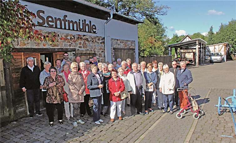 Alle „Ausflügler“ vor der Senfmühle.