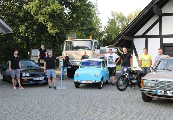 Alle Auto- und insbesondere die Oldtimer-Liebhaber sollten schon jetzt den 11. August 2019 in ihren Terminkalender eintragen, denn zum inzwischen 6. Mal findet ab 10 Uhr das in dieser Region fast schon legendäre Young- und Oldtimertreffen rund um den Backes in Oberdreis statt. Foto: privat