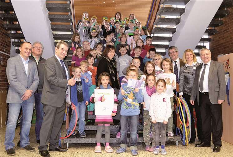 Alle Beteiligten freuen sich über die erfolgreiche Teilnahme am Wettbewerb.Privat