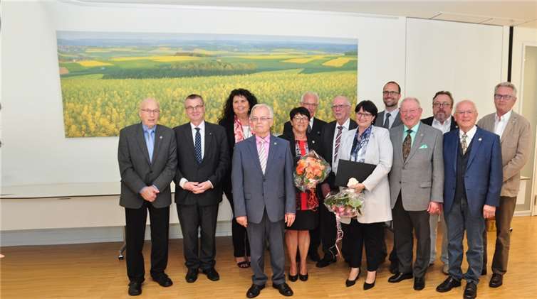 Alle Geehrten mit Landrat Dr. Alexander Saftig undStaatssekretär Clemens Hoch. Fotos: -BS-