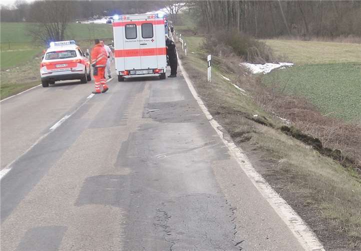 Alle Insassen des Pkws wurden verletzt. PI Mayen