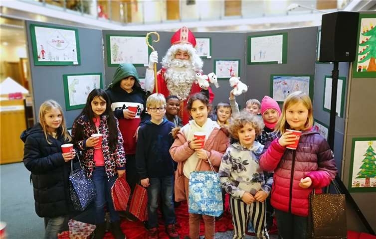 Alle Jahre wieder kommt der Nikolaus – auch in die Geschäftsstellen der Sparkasse Neuwied. privat
