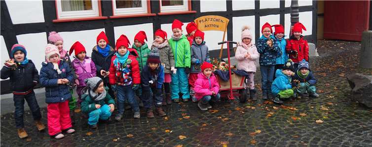 Alle Kinder beteiligten sich fleißig und mit großem Einsatz an der diesjährigen Plätzchen-Aktion. privat