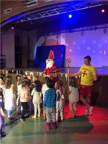 Alle Kinder freuten sich über den Besuch des Nikolauses.  Fotos: Turnverein Vallendar