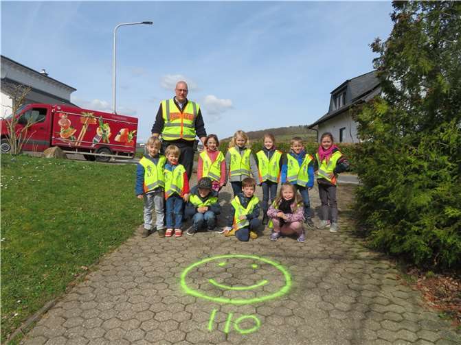 Alle Kinder haben diese Aufgabe gut gemeistert und sind nun für ihren zukünftigen Schulweg gerüstet. Quelle: KiTa Oberzissen