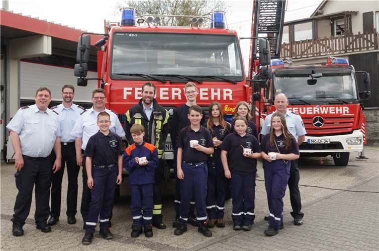 Alle Kinder und Jugendliche aus der Verbandsgemeinde Dierdorf, die Interesse an der Feuerwehr haben, einfach einmal die Jugendbetreuer Dominik Stein, Tel. (01 51) 46 62 87 68 oder Christian Siebenaller, Tel. (01 60) 96 62 65 31 anrufen. Quelle: Feuerwehr Dierdorf