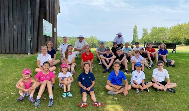Alle Kinder und Jugendlichen hatten großen Spaß bei der Jugendwoche des Golfclub Rhein-Wied.