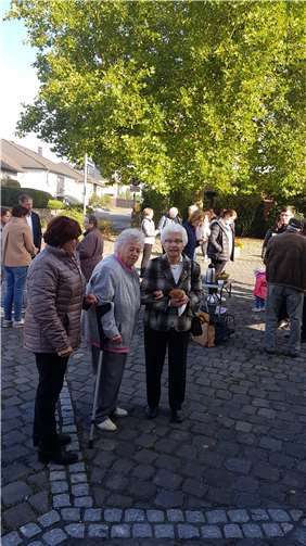 Alle Kirchenbesucher freuten sich sehr, das nach so langer Zeit endlich wieder die Hl. Messe in Wolken an einem Sonntag im Monat gefeiert werden kann.Fotos: privat