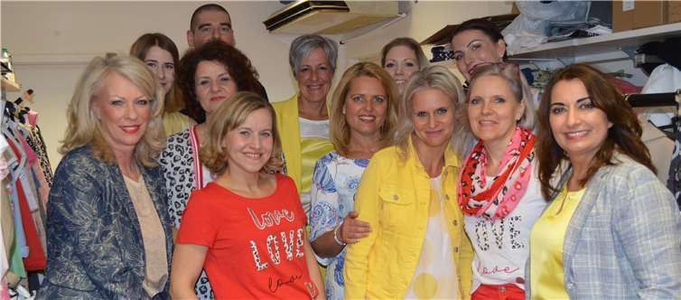 Alle Models stellten sich zum Gruppenbild auf.Fotos: AB