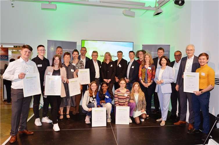 Alle Preisträgerinnen, Preisträger und Fördernde. Foto: Nicole Bouillon Fotografie