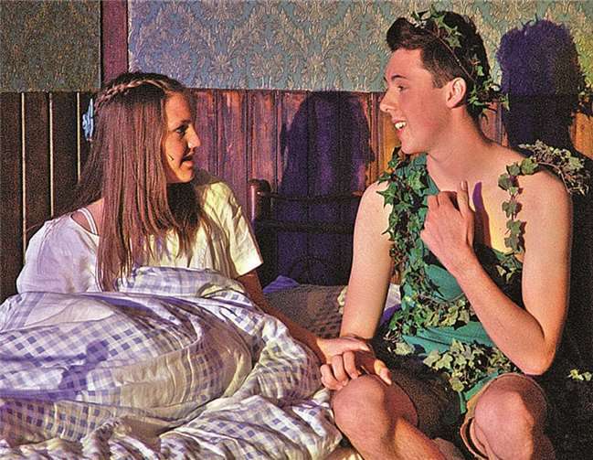 Alle Rollen sind doppelt besetzt - doch jede(r) einzelne spielt ihre/seine Rolle auf eigene Art zauberhaft.