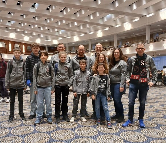 Alle Schachfreunde aus Nickenich zeigten an den drei Turniertagen großes Engagement und Freude am Spiel. Foto: privat