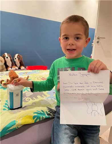 Alle Spenden sammelte er in seiner Spardose. Startkapital: Zwei Euro.