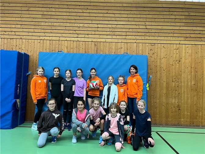 Alle Spielerinnen, auch die Neueinsteiger, konnten an diesem Tag Wettkampfluft schnuppern und sich spielerisch weiterentwickeln.  Foto: TV Vallendar