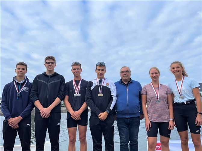 Alle Starter der RG Treis-Karden und der Leistungs- AG des „KuBa“ Münstermaifeld errangen auf der Internationalen Herbstregatta in Gent eine der begehrten Medaillen, (v.l.n.r.) Felix Bischof, Christian Ilgen, Simon Haible, Felix Diederichs, Michael Hippert, Susanna Sobol und Felicitas Welter. Foto: privat