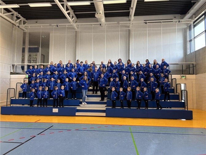 Alle Tanzgruppen des Vereins präsentierten ihre neuen Tänze für die kommende Session.  Foto: privat