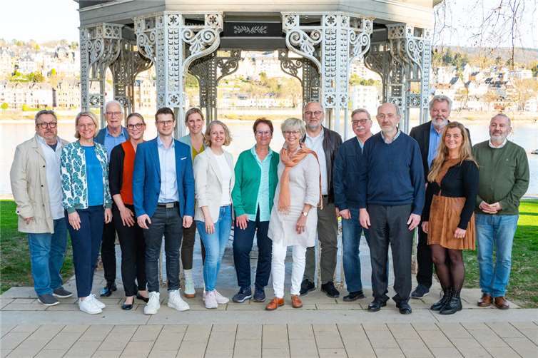 Alle Teilnehmer an der Ausschüttungsveranstaltung der Joho-Schängel-Stiftung. Fotos: SCH