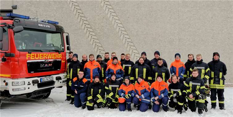 Alle Teilnehmer der Grundlehrgänge der Grundausbildung der Freiwilligen Feuerwehr der Stadt Rheinbach. privat