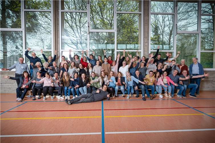 Alle Teilnehmer des Chors mit Jan Buerger. Quelle: KuBa-Chor Maifeld/Copyright: Bernhard Risse