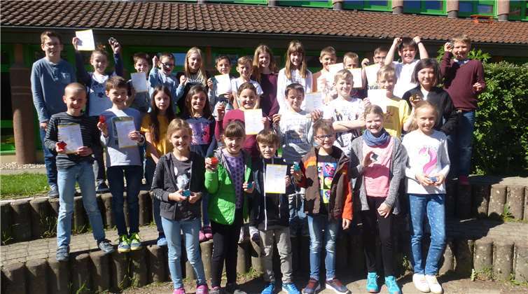Alle Teilnehmer des Känguru-Wettbewerbs 2019 der Grundschule Sankt Georg in Sankt Katharinen.Fotos: privat