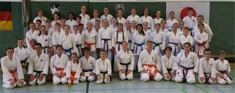 Alle Teilnehmer des Lehrganges.TV Remagen