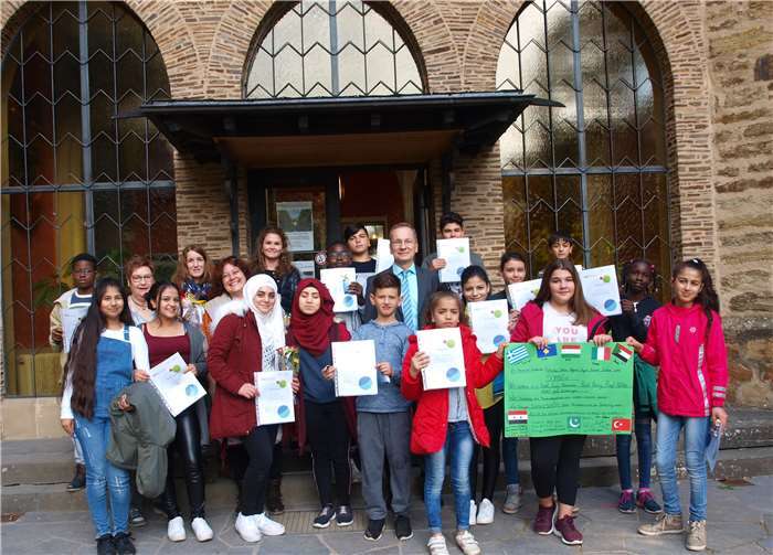 Alle Teilnehmer des Projekts freuten sich riesig über die verteilten Urkunden.ROB