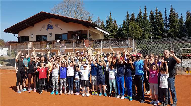 Alle Teilnehmer genossen den bunten Familientag beim Opening. Foto: privat