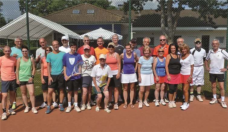 Alle Teilnehmer hatten beim Sommerfest des TC Bad Bodendorf viel Spaß.privat