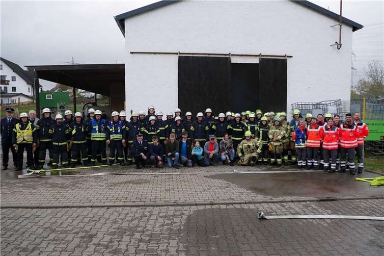 Alle Teilnehmer*innen der Übung beim gemeinsamen Gruppenfoto. Foto: HBM Oliver Becker