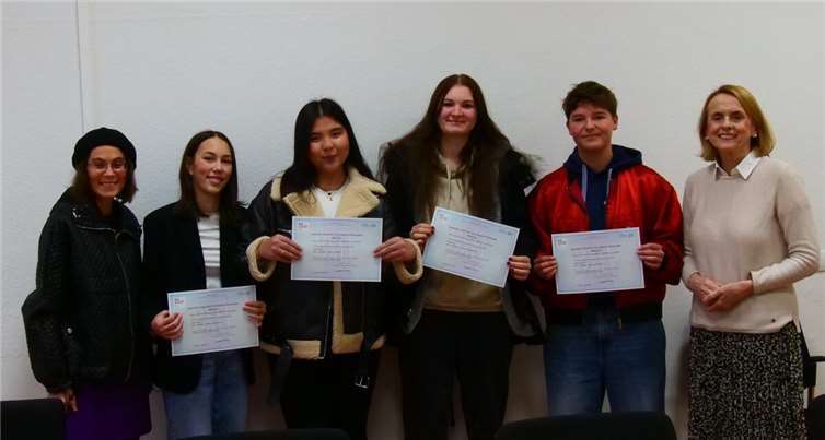 Alle Teilnehmerinnen haben ihr wohlverdientes Diplom erhalten.  Foto: KuBa