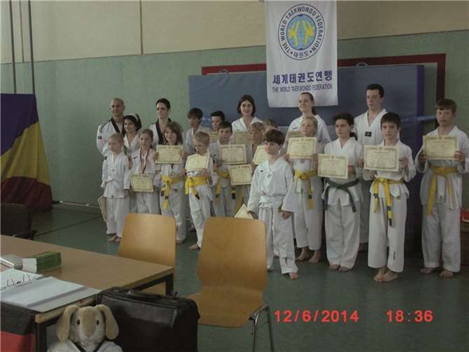 Alle Teilnehmerinnen und Teilnehmer der Kup-Prüfung.