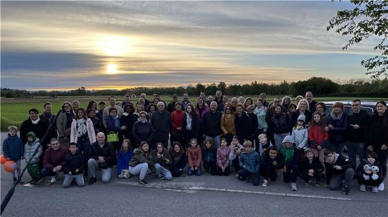Alle Teilnehmerinnen und Teilnehmer des Trinationalen Grundschulaustauschs. Foto: Martina Linten