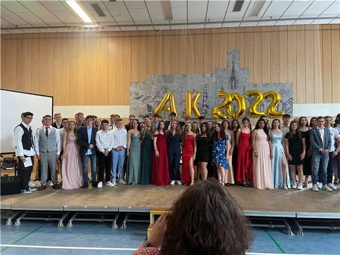 Alle abgehenden Realschüler. Fotos: Realschule plus in Nentershausen