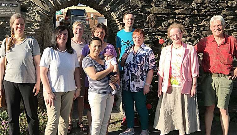 Alle ausstellenden Künstler werden anwesend sein.privat