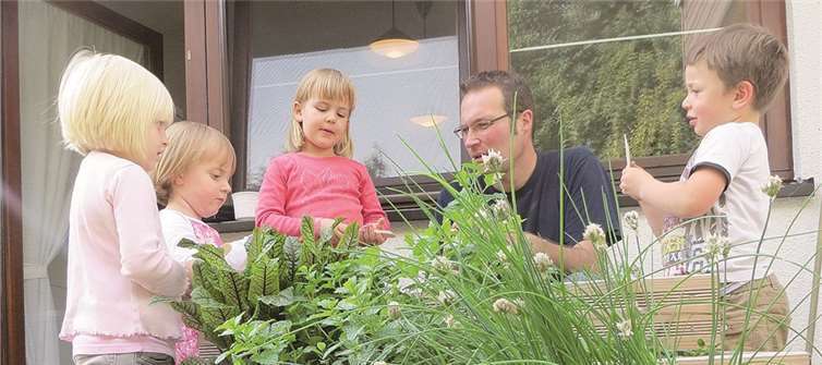 Alle beteiligten Kinder hatten große Freude bei der Gestaltung der Gemüsebeete. privat