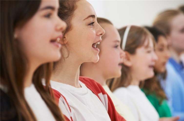 Alle, die Freude am gemeinsamen Singen haben, sind im Kinderchor herzlich willkommen. Foto: KMS