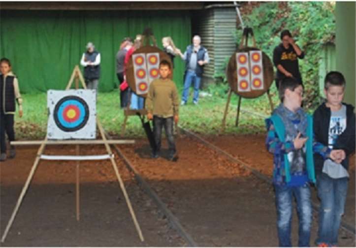 Alle, die sich für den Bogensport interessieren, sind bei den Nieverner Schützen gerne zum Schnuppertraining gesehen. privat