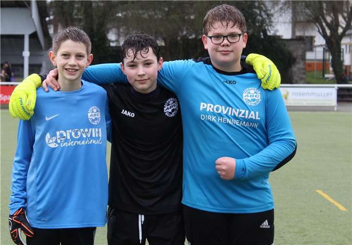 Alle drei von Coach Zekirja Bajcinca im Leistungstest gegen den Rheinlandligist SG Mülheim-Kärlich eingesetzten Torhüter hielten ihren Kasten sauber: (v.l.): Tim Schneider, Jonas Görres Leon Argendorf.Foto: privat